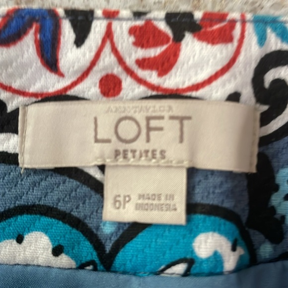 Ann Taylor Loft  Floral medallion Pencil Skirt Size 6Petite (NWOT) - Picture 9 of 11